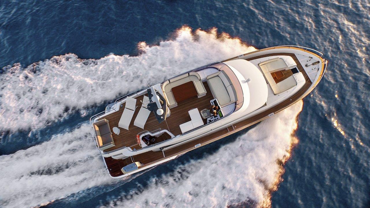 Azimut Magellano 66