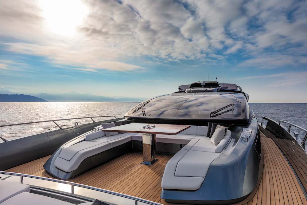 Riva 88' Folgore - Prua