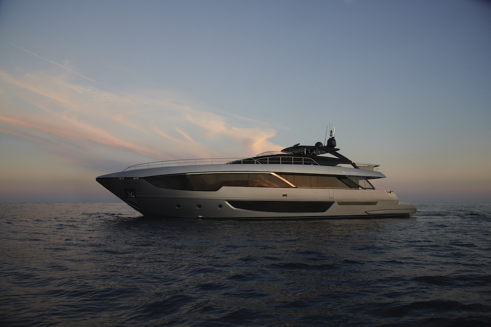 Riva 102’ Corsaro Super