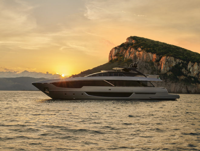 Riva 102’ Corsaro Super